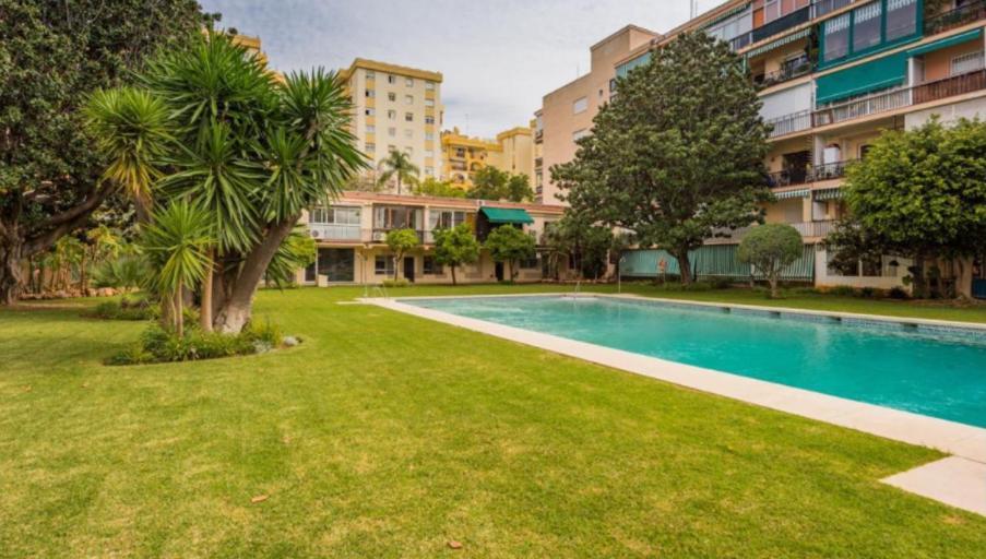 Stylish 3 Bedroom Penthouse In Marbella Centre With Large Pool Close To The Beach Exteriör bild
